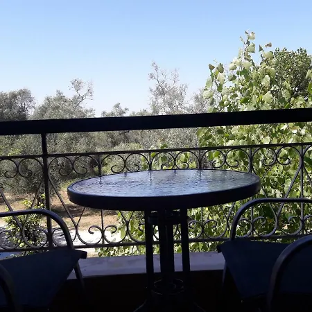 Apartament Foteinos *
