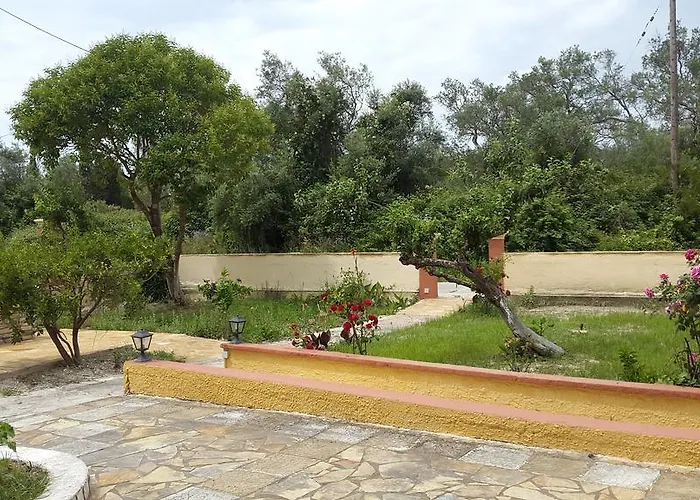 Apartment Foteinos *